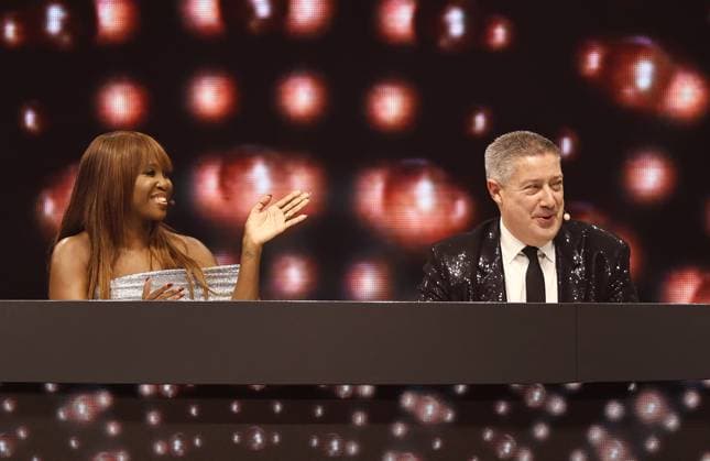 Let s Dance Live Tour 2025 in Erfurt EDITORIAL USE ONLY NUR ZUR REDAKTIONELLEN NUTZUNG 28.11.2025, Erfurt, Messehalle, Let™s Dance - Das Original Live-Tour 2025 im Bild: Motsi Mabuse, Joachim Llambi in der Jury
