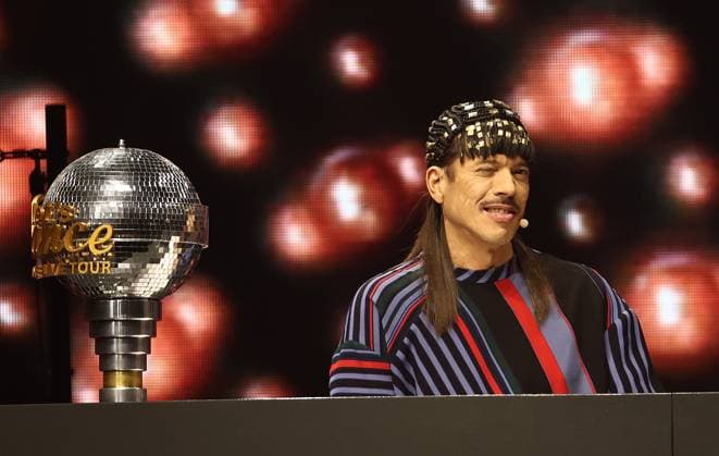 Let s Dance Live Tour 2025 in Erfurt EDITORIAL USE ONLY NUR ZUR REDAKTIONELLEN NUTZUNG 28.11.2025, Erfurt, Messehalle, Let™s Dance - Das Original Live-Tour 2025 im Bild: Jorge Gonzalez ist Teil der Jury