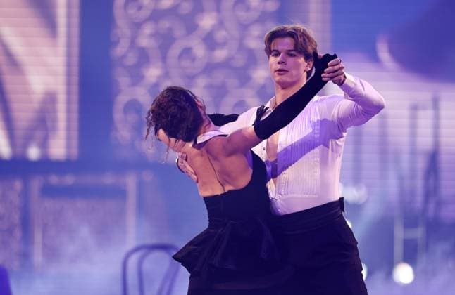 Let s Dance Live Tour 2025 in Erfurt EDITORIAL USE ONLY NUR ZUR REDAKTIONELLEN NUTZUNG 28.11.2025, Erfurt, Messehalle, Let™s Dance - Das Original Live-Tour 2025 im Bild: Taliso Engel und Patricija Ionel