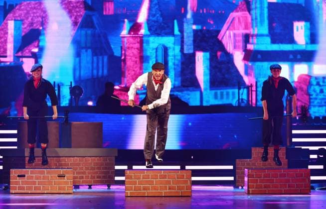 Let s Dance Live Tour 2025 in Erfurt EDITORIAL USE ONLY NUR ZUR REDAKTIONELLEN NUTZUNG 28.11.2025, Erfurt, Messehalle, Let™s Dance - Das Original Live-Tour 2025 im Bild: Mark Keller