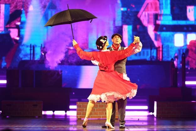 Let s Dance Live Tour 2025 in Erfurt EDITORIAL USE ONLY NUR ZUR REDAKTIONELLEN NUTZUNG 28.11.2025, Erfurt, Messehalle, Let™s Dance - Das Original Live-Tour 2025 im Bild: Mark Keller und Kathrin Menzinger