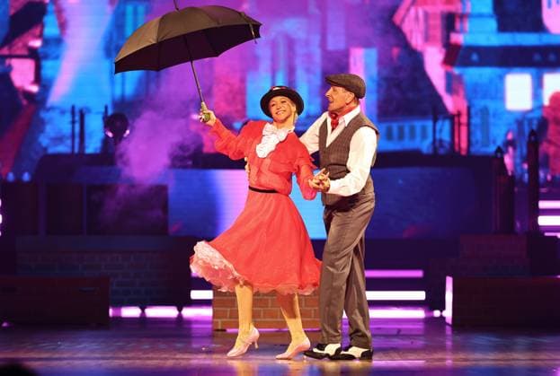 Let s Dance Live Tour 2025 in Erfurt EDITORIAL USE ONLY NUR ZUR REDAKTIONELLEN NUTZUNG 28.11.2025, Erfurt, Messehalle, Let™s Dance - Das Original Live-Tour 2025 im Bild: Mark Keller und Kathrin Menzinger