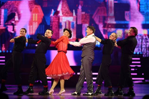 Let s Dance Live Tour 2025 in Erfurt EDITORIAL USE ONLY NUR ZUR REDAKTIONELLEN NUTZUNG 28.11.2025, Erfurt, Messehalle, Let™s Dance - Das Original Live-Tour 2025 im Bild: Mark Keller und Kathrin Menzinger