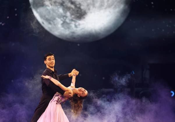 Let s Dance Live Tour 2025 in Erfurt EDITORIAL USE ONLY NUR ZUR REDAKTIONELLEN NUTZUNG 28.11.2025, Erfurt, Messehalle, Let™s Dance - Das Original Live-Tour 2025 im Bild: Diego Pooth und Ekaterina Leonova *** Let s Dance Live Tour 2025 in Erfurt EDITORIAL USE ONLY FOR EDITORIAL USE 28 11 2025, Erfurt, Messehalle, Let™s Dance The Original Live Tour 2025 in the picture Diego Pooth and Ekaterina Leonova