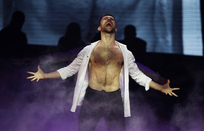 Let s Dance Live Tour 2025 in Erfurt EDITORIAL USE ONLY NUR ZUR REDAKTIONELLEN NUTZUNG 28.11.2025, Erfurt, Messehalle, Let™s Dance - Das Original Live-Tour 2025 im Bild: Tanzeinlage der Profitaenzer und Profitaenzerinnen