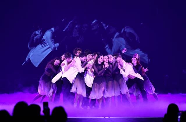 Let s Dance Live Tour 2025 in Erfurt EDITORIAL USE ONLY NUR ZUR REDAKTIONELLEN NUTZUNG 28.11.2025, Erfurt, Messehalle, Let™s Dance - Das Original Live-Tour 2025 im Bild: Tanzeinlage der Profitaenzer und Profitaenzerinnen
