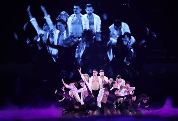 Let s Dance Live Tour 2025 in Erfurt EDITORIAL USE ONLY NUR ZUR REDAKTIONELLEN NUTZUNG 28.11.2025, Erfurt, Messehalle, Let™s Dance - Das Original Live-Tour 2025 im Bild: Tanzeinlage der Profitaenzer und Profitaenzerinnen