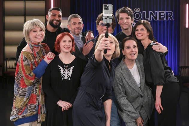 Judy Winter, Agit Kabayel, Lydia Benecke, Micky Beisenherz, Atze Schröder, Susan Link, Sabin Tambrea, Desiree Nosbusch und Alina Armonas-Tambrea bei der Aufzeichnung der WDR-Talkshow Kölner Treff im WDR Studio BS 3. Köln, 28.11.2025