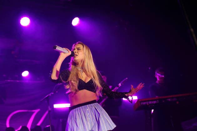 Katja Keuter alias Kati K bei einem Konzert im Columbia Theater in Berlin, 28. November 2025. Kati K Konzert Berlin