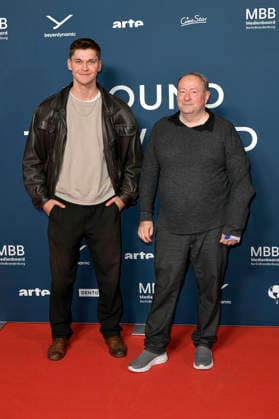 Julius Faehndrich und Sven Plate bei der Festivaleröffnung und der Premiere des Kinofilms Sentimental Value beim 20. Weltkinofestival Around the World in 14 Films im Kino in derKulturBrauerei. Berlin, 28.11.2025
