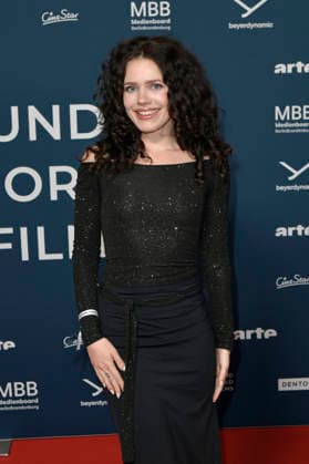 Marie Schnoell bei der Festivaleröffnung und der Premiere des Kinofilms Sentimental Value beim 20. Weltkinofestival Around the World in 14 Films im Kino in derKulturBrauerei. Berlin, 28.11.2025