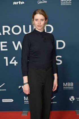 Katharina Stark bei der Festivaleröffnung und der Premiere des Kinofilms Sentimental Value beim 20. Weltkinofestival Around the World in 14 Films im Kino in derKulturBrauerei. Berlin, 28.11.2025