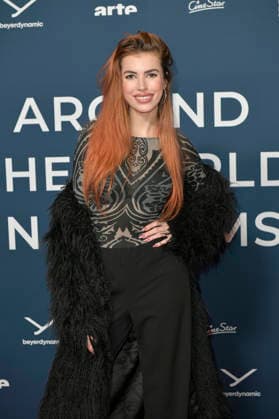 Lulu Gömann bei der Festivaleröffnung und der Premiere des Kinofilms Sentimental Value beim 20. Weltkinofestival Around the World in 14 Films im Kino in derKulturBrauerei. Berlin, 28.11.2025