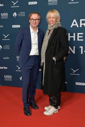 Bernhard Karl und Katja Eichinger bei der Festivaleröffnung und der Premiere des Kinofilms Sentimental Value beim 20. Weltkinofestival Around the World in 14 Films im Kino in derKulturBrauerei. Berlin, 28.11.2025