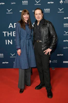 Mona Lüders und Timo Jacobs bei der Festivaleröffnung und der Premiere des Kinofilms Sentimental Value beim 20. Weltkinofestival Around the World in 14 Films im Kino in derKulturBrauerei. Berlin, 28.11.2025