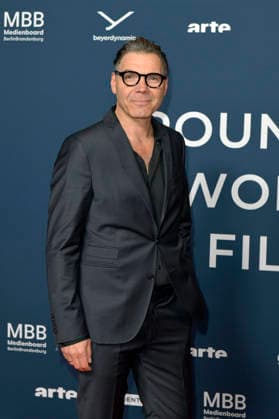 Max Hopp bei der Festivaleröffnung und der Premiere des Kinofilms Sentimental Value beim 20. Weltkinofestival Around the World in 14 Films im Kino in derKulturBrauerei. Berlin, 28.11.2025