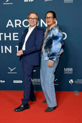 Bernhard Karl und Sarah Blaßkiewitz bei der Festivaleröffnung und der Premiere des Kinofilms Sentimental Value beim 20. Weltkinofestival Around the World in 14 Films im Kino in derKulturBrauerei. Berlin, 28.11.2025