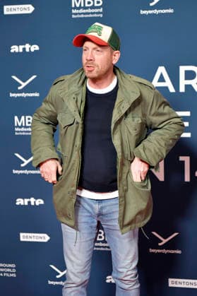Johann von Bülow bei der Festivaleröffnung und der Premiere des Kinofilms Sentimental Value beim 20. Weltkinofestival Around the World in 14 Films im Kino in derKulturBrauerei. Berlin, 28.11.2025