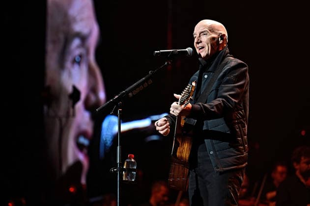Night of the Proms 2025. Sänger Midge Ure während eines Auftrittes im Rahmen der Night of the Proms 2025 am 28.11.2025 in der SAP-Arena Mannheim. 20251128MWI099268