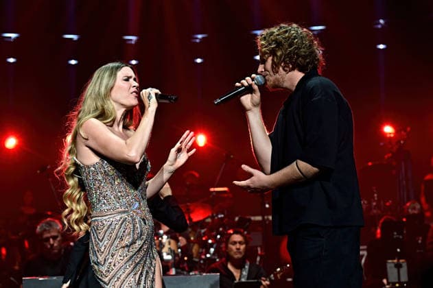 Night of the Proms 2025. Sängerin Joss Stone und Sänger Michael Schulte während eines Auftrittes im Rahmen der Night of the Proms 2025 am 28.11.2025 in der SAP-Arena Mannheim. 20251128MWI099762