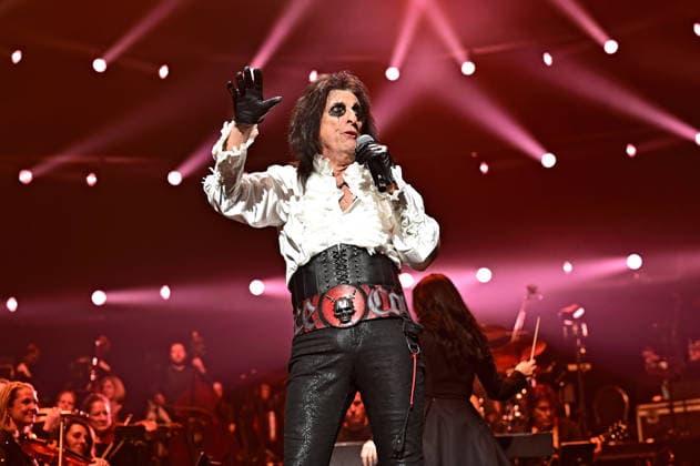 Night of the Proms 2025. Sänger Alice Cooper während eines Auftrittes im Rahmen der Night of the Proms 2025 am 28.11.2025 in der SAP-Arena Mannheim. 20251128MWI100280