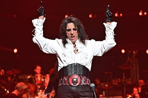 Night of the Proms 2025. Sänger Alice Cooper während eines Auftrittes im Rahmen der Night of the Proms 2025 am 28.11.2025 in der SAP-Arena Mannheim. 20251128MWI100390