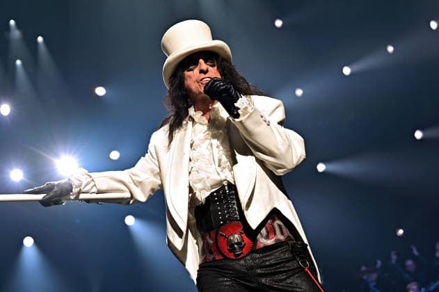 Night of the Proms 2025. Sänger Alice Cooper während eines Auftrittes im Rahmen der Night of the Proms 2025 am 28.11.2025 in der SAP-Arena Mannheim. 20251128MWI100424