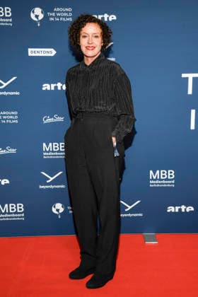 ABBberlin: Maria Schrader Schauspielerin zu Gast auf dem roten Teppich bei der Festival Eroeffnung AROUND THE WORLD IN 14 FILMS im Cinestar Kino in der Kulturbrauerei Berlin am 28.11.2025 Berlin Deutschland