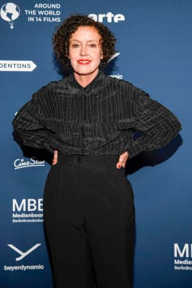 ABBberlin: Maria Schrader Schauspielerin zu Gast auf dem roten Teppich bei der Festival Eroeffnung AROUND THE WORLD IN 14 FILMS im Cinestar Kino in der Kulturbrauerei Berlin am 28.11.2025 Berlin Deutschland