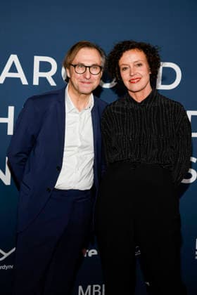ABBberlin: Bernhard Karl und Maria Schrader zu Gast auf dem roten Teppich bei der Festival Eroeffnung AROUND THE WORLD IN 14 FILMS im Cinestar Kino in der Kulturbrauerei Berlin am 28.11.2025 Berlin Deutschland