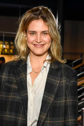 ABBberlin: Morgane Ferru franzoesische Schauspielerin zu Gast auf dem roten Teppich bei der Festival Eroeffnung AROUND THE WORLD IN 14 FILMS im Cinestar Kino in der Kulturbrauerei Berlin am 28.11.2025 Berlin Deutschland