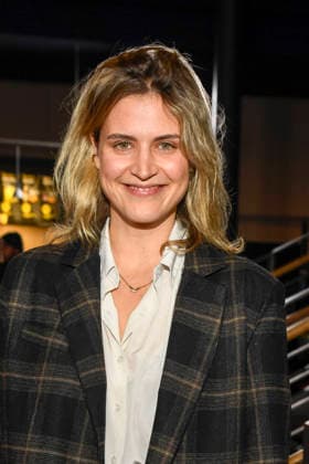 ABBberlin: Morgane Ferru franzoesische Schauspielerin zu Gast auf dem roten Teppich bei der Festival Eroeffnung AROUND THE WORLD IN 14 FILMS im Cinestar Kino in der Kulturbrauerei Berlin am 28.11.2025 Berlin Deutschland