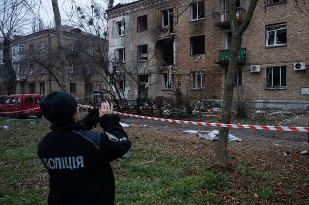 2 killed and 37 wounded in a Russian attack on Kyiv KYIV, UKRAINE - NOVEMBER 29: A view of a residential building damaged as a result of an overnight Russian drone and missile attack in Kyiv, Ukraine on November 29, 2025. Danylo Antoniuk Anadolu Kyiv Ukraine. Editorial use only. Please get in touch for any other usage.  Copyright: x2025xAnadoluxDanyloxAntoniukx