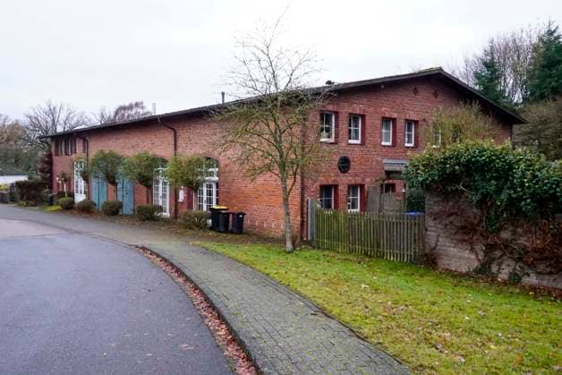 CNTVeyendorf : Das Wohnhaus der verstorbenen Schauspielerin Ingrid van Bergen Aussenansicht in Eyendorf Gemeinde im Landkreis Harburg in Niedersachsen am 29.11.2025 Niedersachsen Deutschland