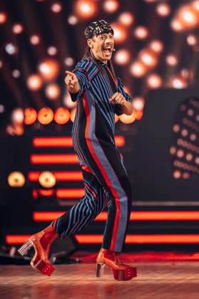 Jorge Gonzalez bei Let s Dance - Die Live-Tour 2025 in der Messehalle. Erfurt, 28.11.2025