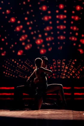 Fabian Hambüchen und Anastasia Maruster bei Let s Dance - Die Live-Tour 2025 in der Messehalle. Erfurt, 28.11.2025