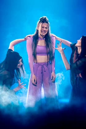 Ann-Kathrin Bendixen bei Let s Dance - Die Live-Tour 2025 in der Messehalle. Erfurt, 28.11.2025