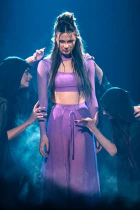 Ann-Kathrin Bendixen bei Let s Dance - Die Live-Tour 2025 in der Messehalle. Erfurt, 28.11.2025