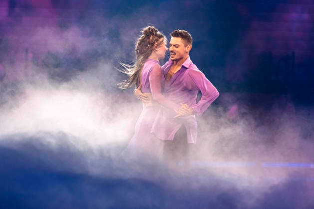 Ann-Kathrin Bendixen und Zsolt Sandor Cseke bei Let s Dance - Die Live-Tour 2025 in der Messehalle. Erfurt, 28.11.2025
