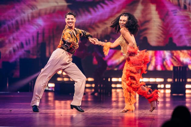 Marie Mouroum und Alexandru Ionel bei Let s Dance - Die Live-Tour 2025 in der Messehalle. Erfurt, 28.11.2025
