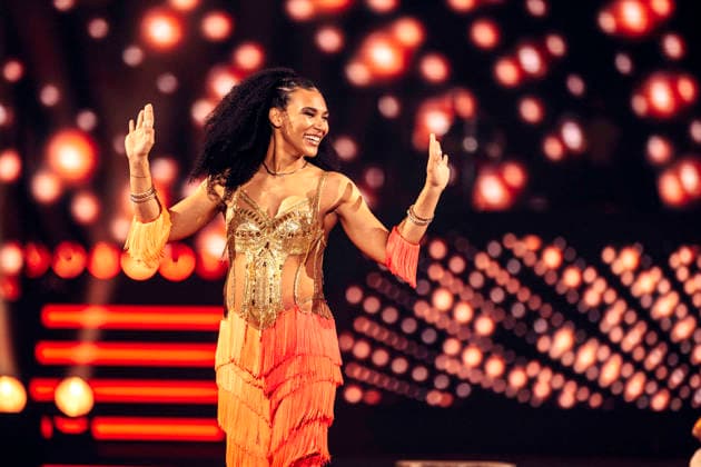 Marie Mouroum bei Let s Dance - Die Live-Tour 2025 in der Messehalle. Erfurt, 28.11.2025