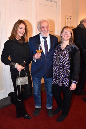 Christiane Zander, Dieter Hallervorden und Nathalie Hallervorden bei der Der Neurosen-Kavalier Theater Premiere im Schlossparktheater am 29.11.2025 in Berlin Der Neurosen-Kavalier Theater Premiere in Berlin