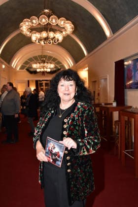 Heike Koefer bei der Der Neurosen-Kavalier Theater Premiere im Schlossparktheater am 29.11.2025 in Berlin Der Neurosen-Kavalier Theater Premiere in Berlin