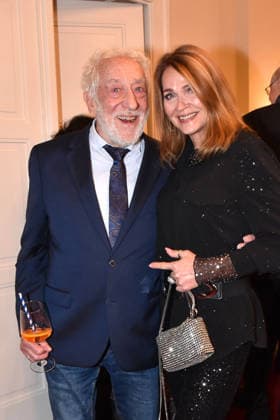Dieter Hallervorden und seine Ehefrau Christiane Zander bei der Der Neurosen-Kavalier Theater Premiere im Schlossparktheater am 29.11.2025 in Berlin Der Neurosen-Kavalier Theater Premiere in Berlin