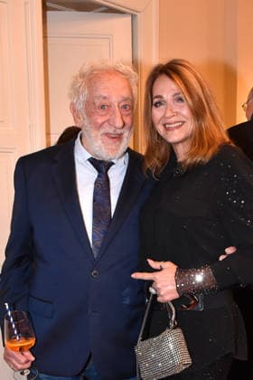 Dieter Hallervorden und seine Ehefrau Christiane Zander bei der Der Neurosen-Kavalier Theater Premiere im Schlossparktheater am 29.11.2025 in Berlin Der Neurosen-Kavalier Theater Premiere in Berlin