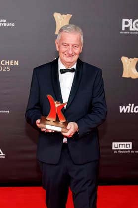 Unternehmer Reiner Meutsch (Berge & Meer) als Preisträger bei der 21. Kinderlachen-Gala 2025 in der Westfalenhalle Dortmund. Dortmund, 29.11.2025 NRW Deutschland Copyright: xChristophxHardtx