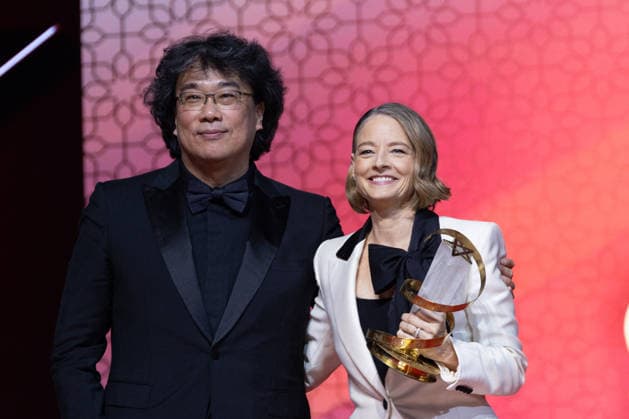 22nd Marrakech International Film Festival Day 2 Jury president Bong Joon-ho, Jodie Foster receives the Tribute Award attends the 22nd Marrakech International Film Festival Day 2 on November 29, 2025 in Paris, France. Photo by Nasser Berzane ABACAPRESS.COM Paris France  Copyright: xBerzanexNasser ABACAx