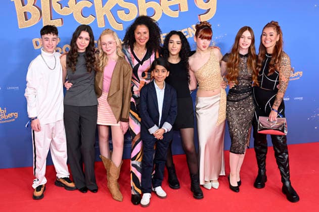 Aithonas Avgoustakis, Carla Demmin, Nala, Yvette Dankou, Balthazar Gyan Alexis Kuppuswamy, Shanti Celik, Fia-Marie Lin, Philomena Amari und Tiger Kirchharz bei der Premiere des Kinofilms Bibi Blocksberg - Das große Hexentreffen im Mathäser Filmpalast. München, 29.11.2025