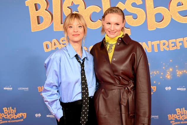 Heike Makatsch und Rosalie Thomass bei der Premiere des Kinofilms Bibi Blocksberg - Das große Hexentreffen im Mathäser Filmpalast. München, 29.11.2025