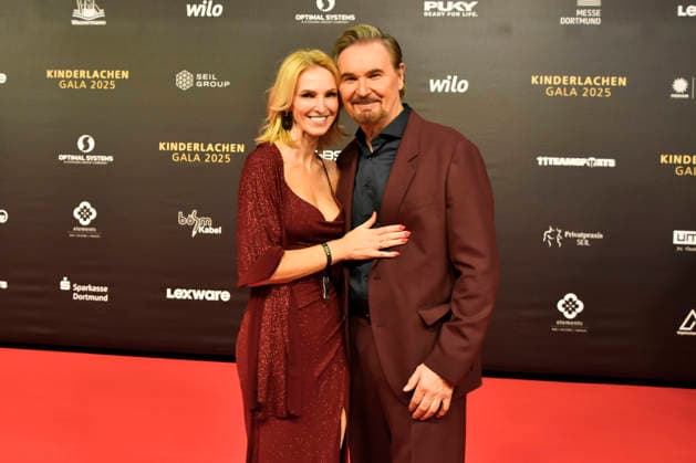 ABBdortmund: Nick P (Nikolaus Presnik), Karin Presnik Sanger zu Gast auf dem roten Teppich bei der Kinderlachen Gala 2025 in der Westfalenhalleam 29.11.2025 in Dortmund NRW Deutschland